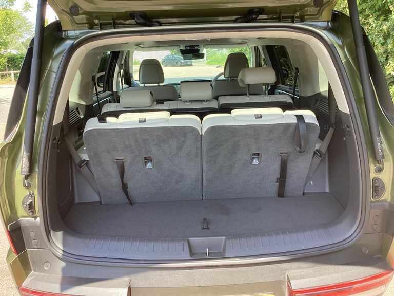 Hyundai Santa Fe Ultimate White #12