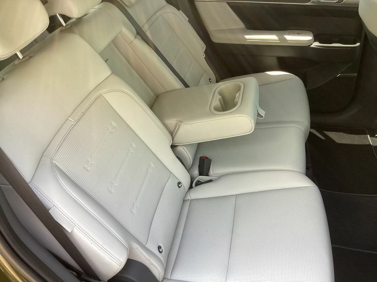 Hyundai Santa Fe Ultimate White #18