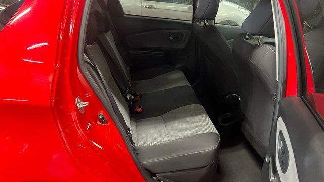 Toyota Yaris 1.5 Vvt-h Icon Hatchback Hybrid E-cvt E Red