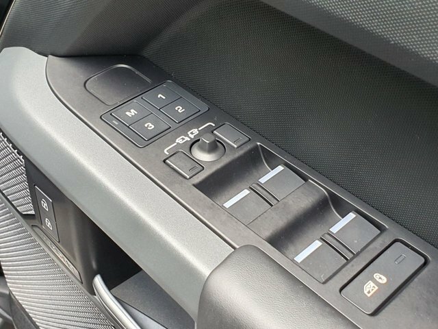 Land Rover Defender 110 3.0 D250 X-dynamic Hse 110 Silver #48