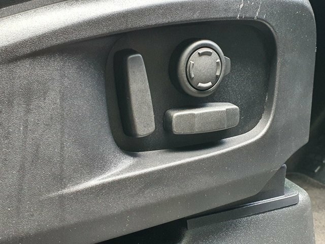 Land Rover Defender 110 3.0 D250 X-dynamic Hse 110 Silver #50
