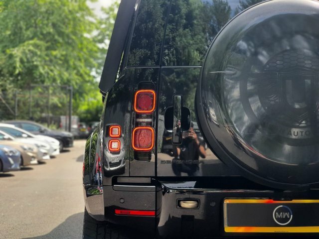 Land Rover Defender 110 3.0 D250 X-dynamic Hse 110 Silver #24
