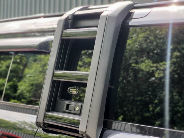 Land Rover Defender 110 3.0 D250 X-dynamic Hse 110 Silver #19