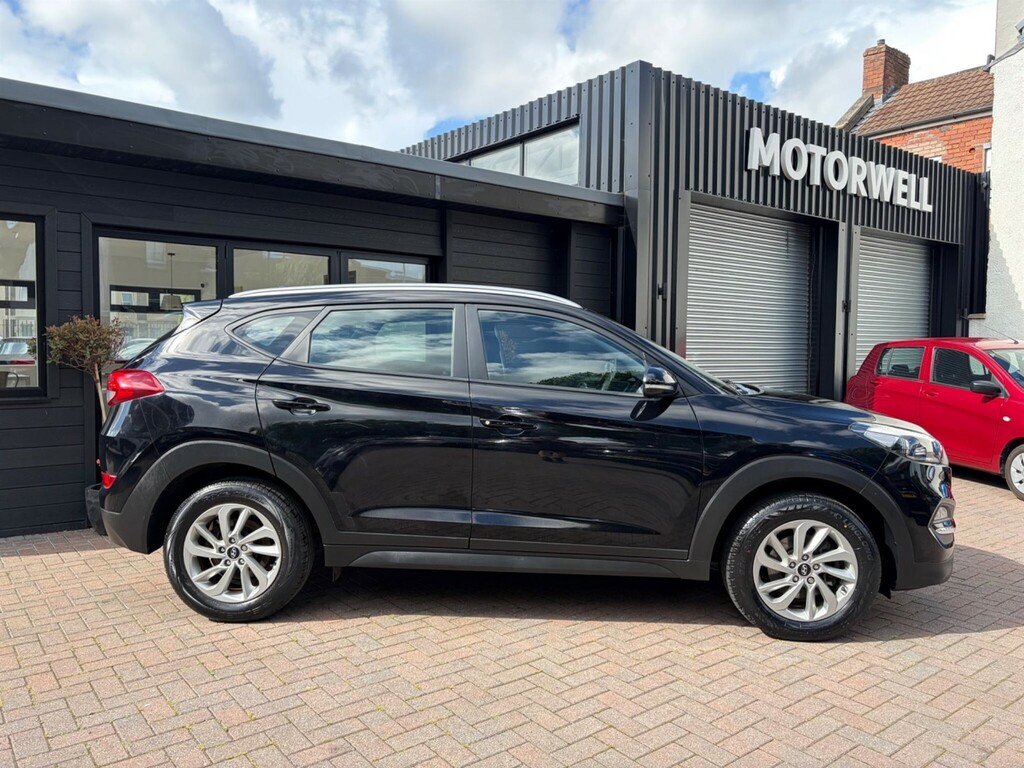 Hyundai Tucson 1.6 Gdi Blue Drive Se Nav Euro 6 Ss Black #4