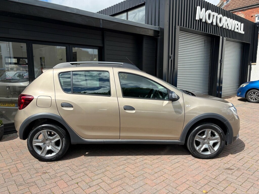 Dacia Sandero Stepway Hatchback Beige #4