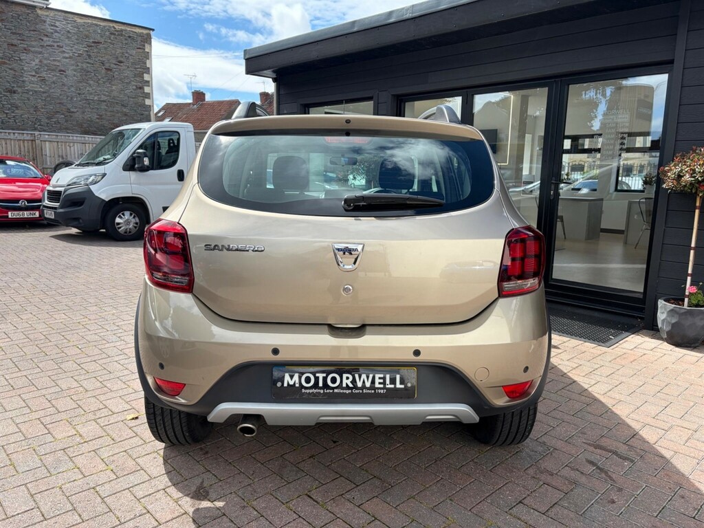 Dacia Sandero Stepway Hatchback Beige #6