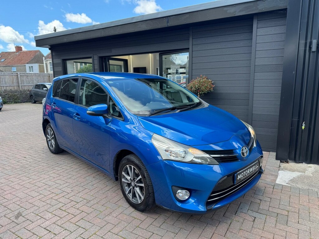 Toyota Verso Verso White #4