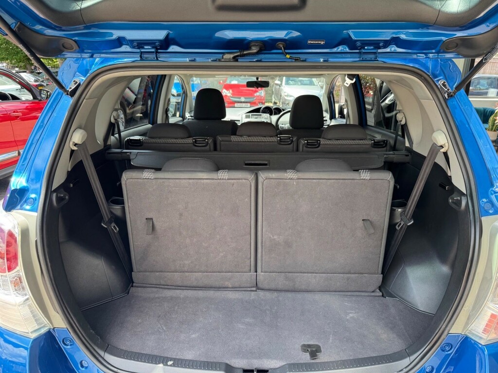 Toyota Verso Verso White #18