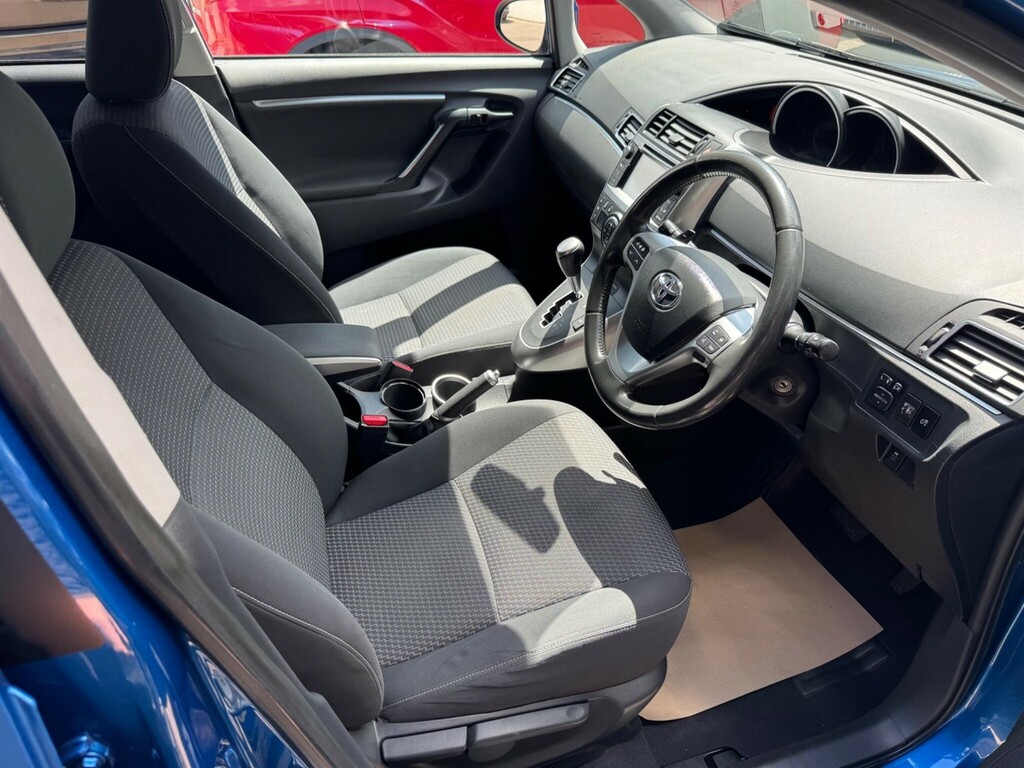 Toyota Verso Verso White #14