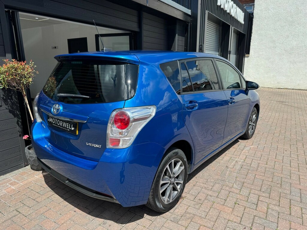 Toyota Verso Verso White #9