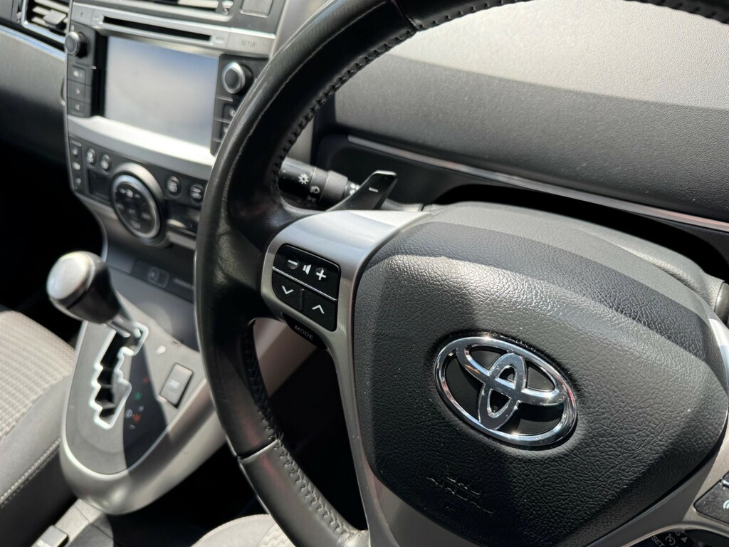 Toyota Verso Verso White #27