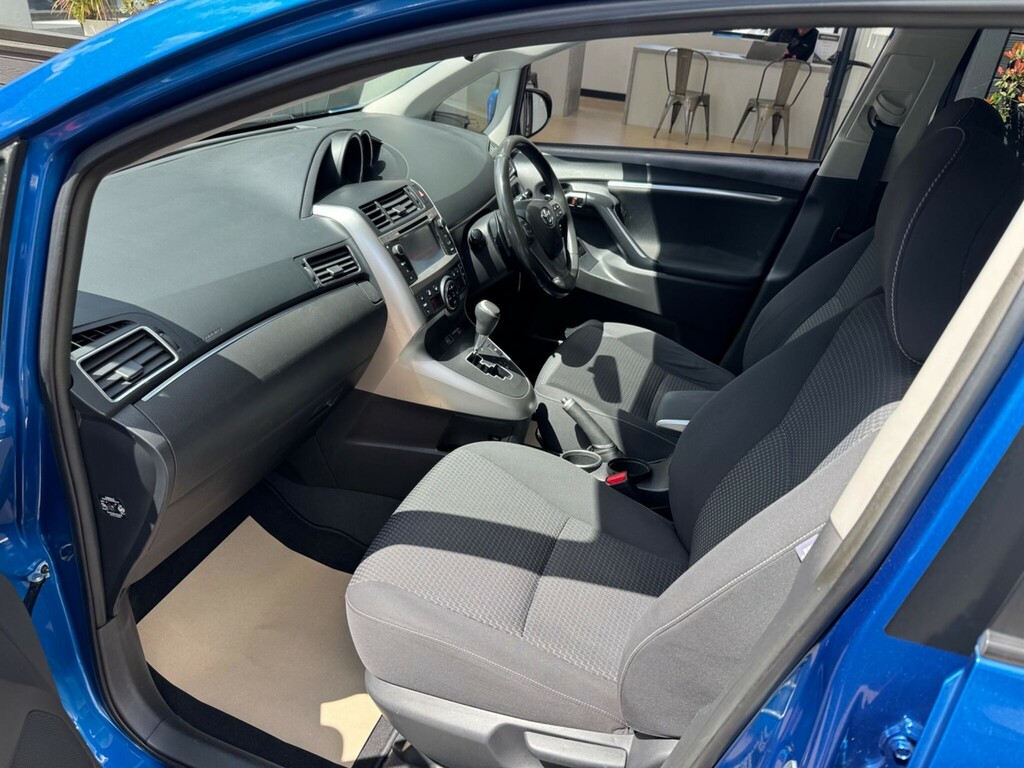 Toyota Verso Verso White #16