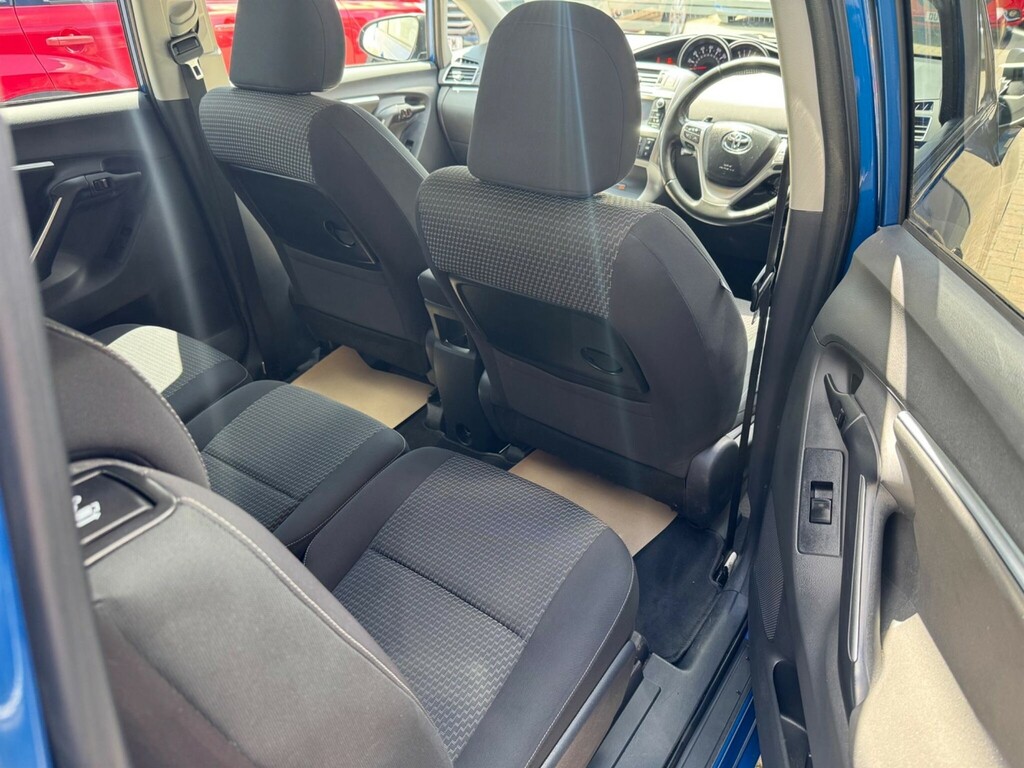 Toyota Verso Verso White #15