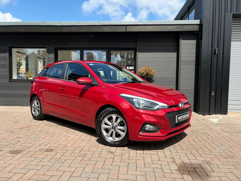 Hyundai I20 1.2 Se Launch Edition Euro 6 Ss Red