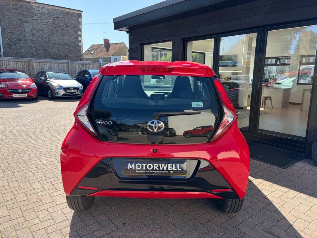 Toyota Aygo 1.0 Vvt-i X-play X-shift Euro 6 Red #6