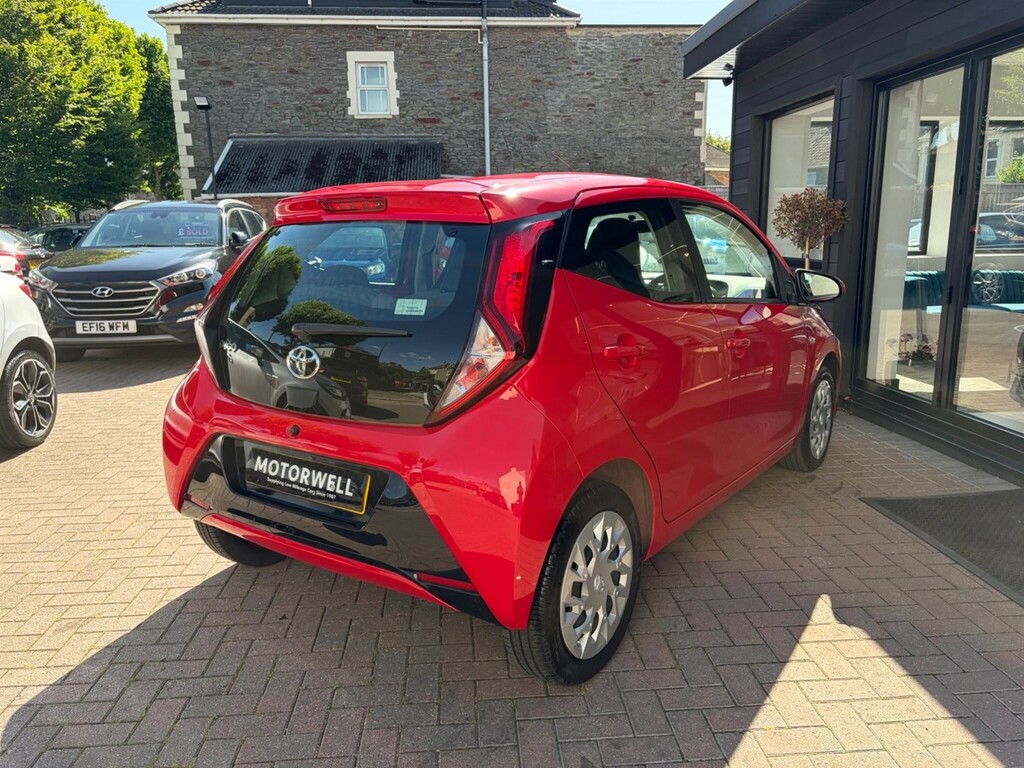 Toyota Aygo 1.0 Vvt-i X-play X-shift Euro 6 Red #5
