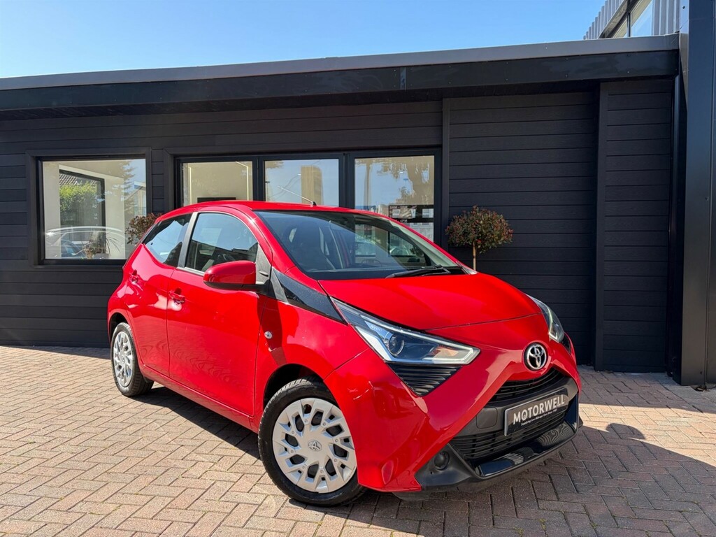 Toyota Aygo 1.0 Vvt-i X-play X-shift Euro 6 Red