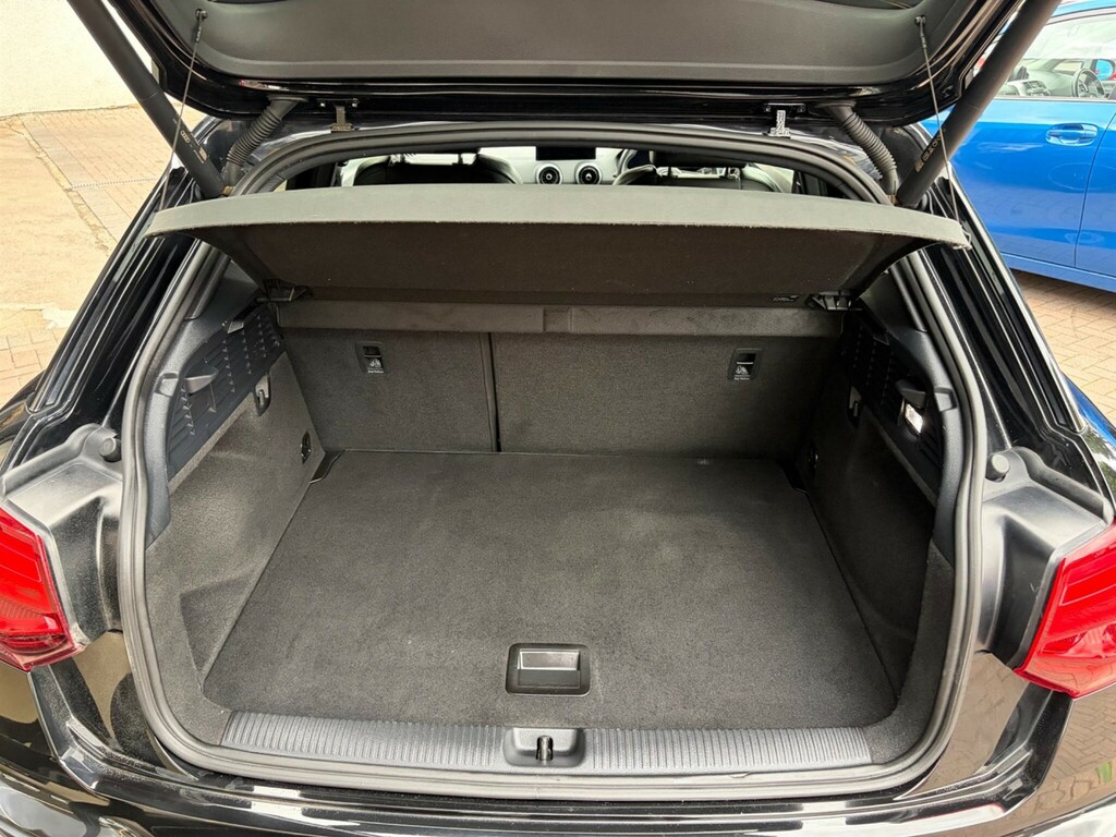 Audi Q2 35 Tfsi S Line S Tronic Grey #36