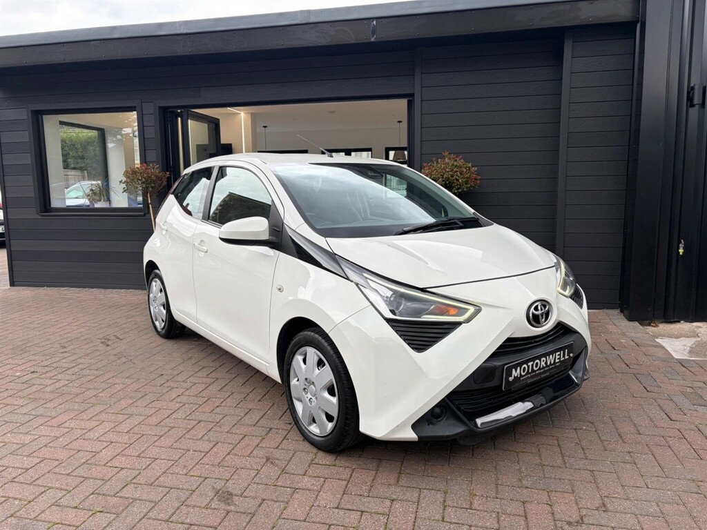 Toyota Aygo 1.0 Vvt-i X-play Euro 6 Ss White