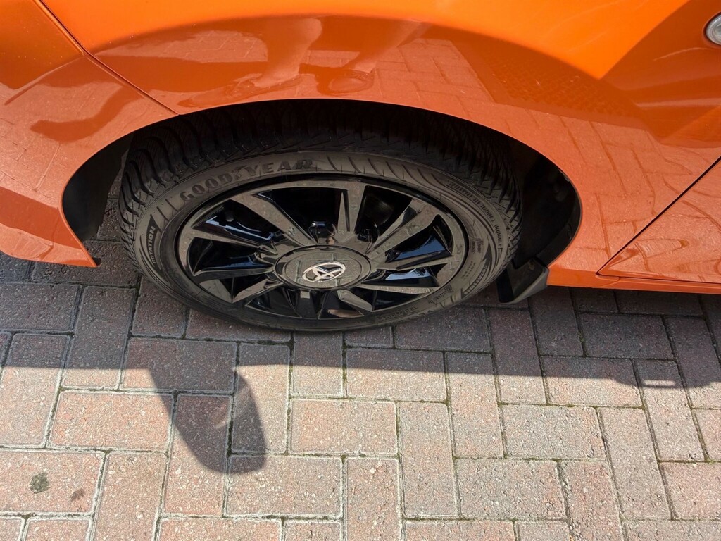 Toyota Aygo X-play Black #18