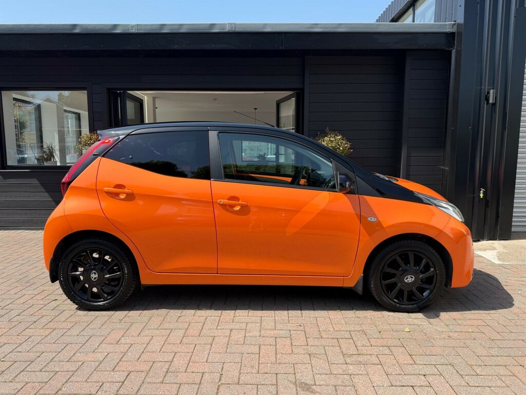 Toyota Aygo Hatchback Orange #4
