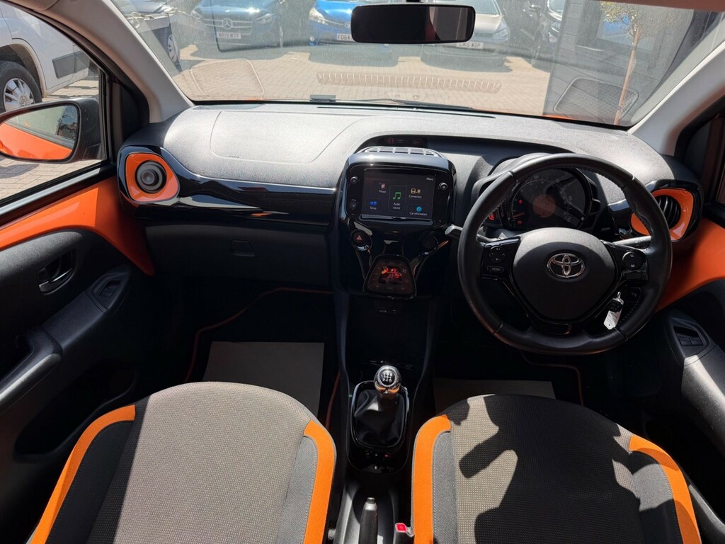 Toyota Aygo X-play Black #16