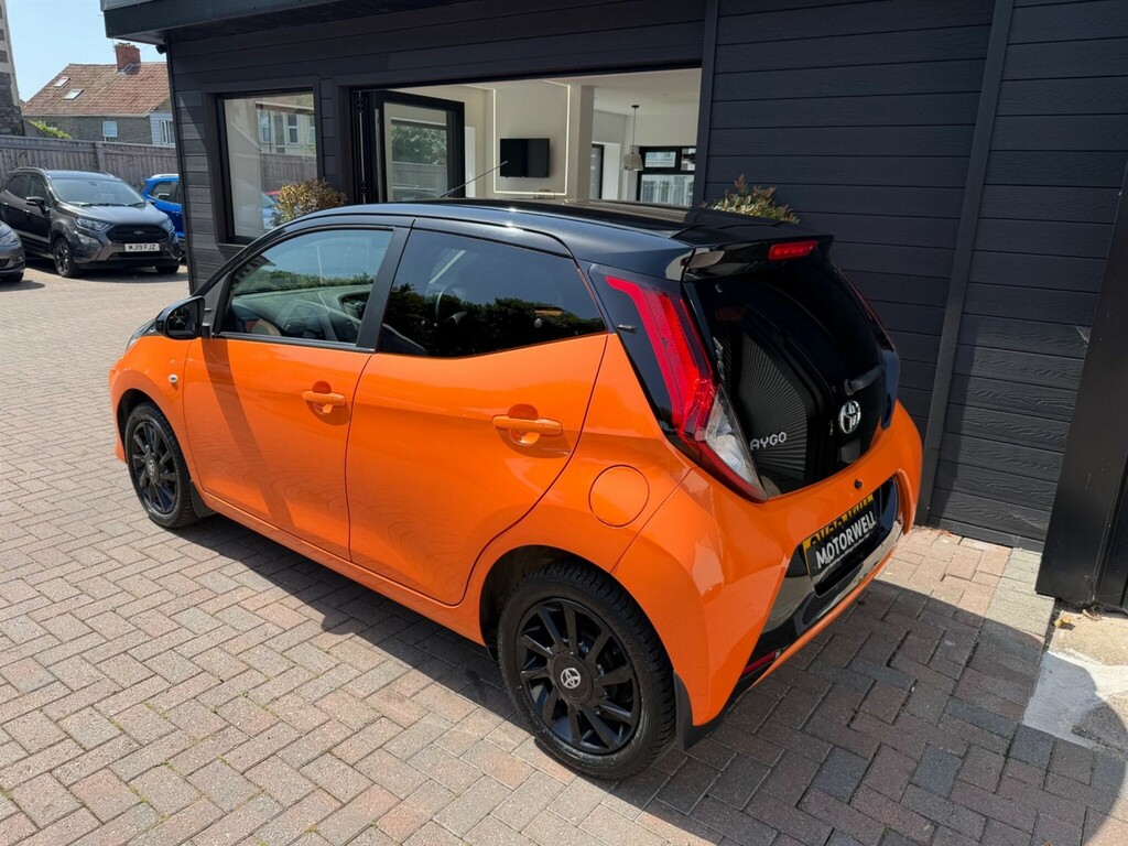Toyota Aygo X-play Black #8