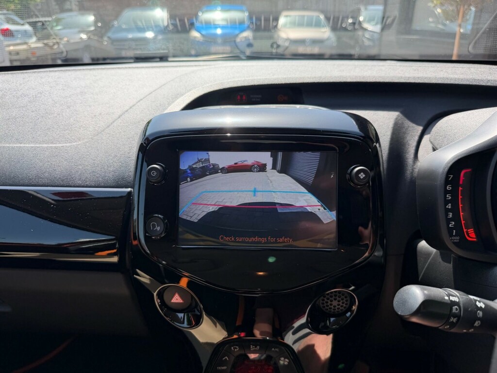 Toyota Aygo X-play Black #17