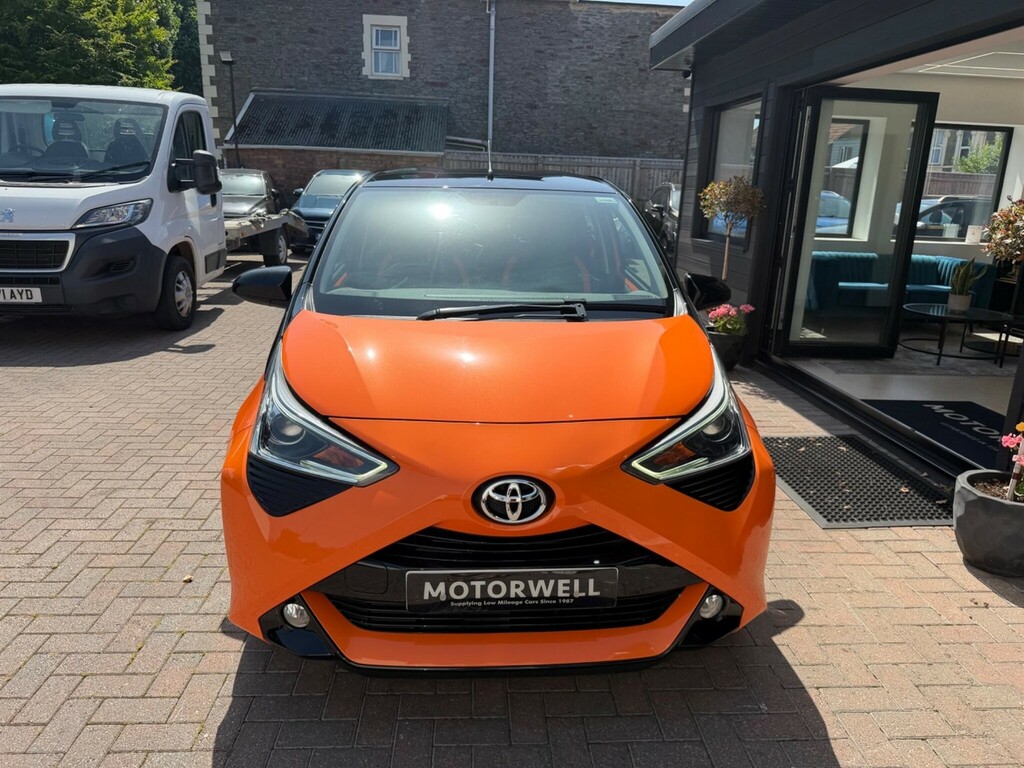Toyota Aygo Hatchback Orange #3
