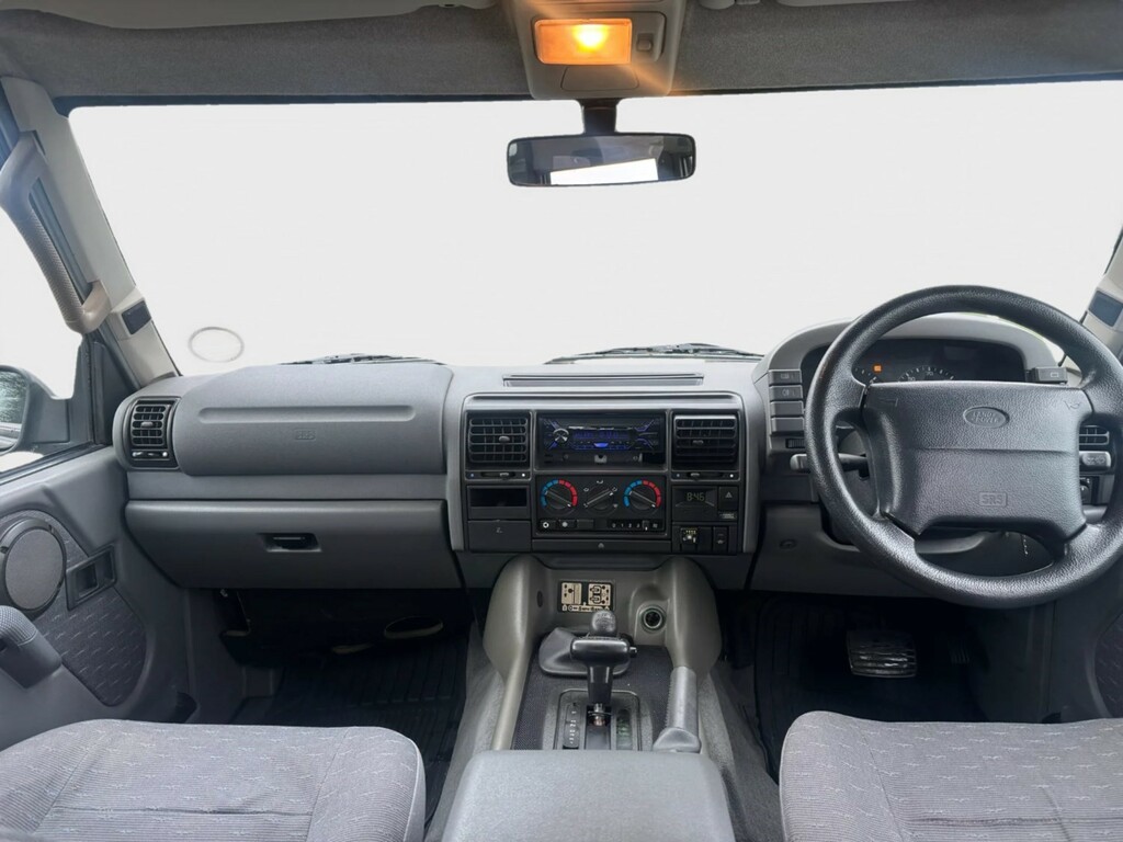 Land Rover Discovery 1 2 V8 Great Condition Appreciating Classic P886DFR Green #2