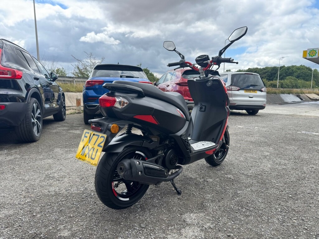 Peugeot  125 125 Gt Cvt Euro 5 Black #2