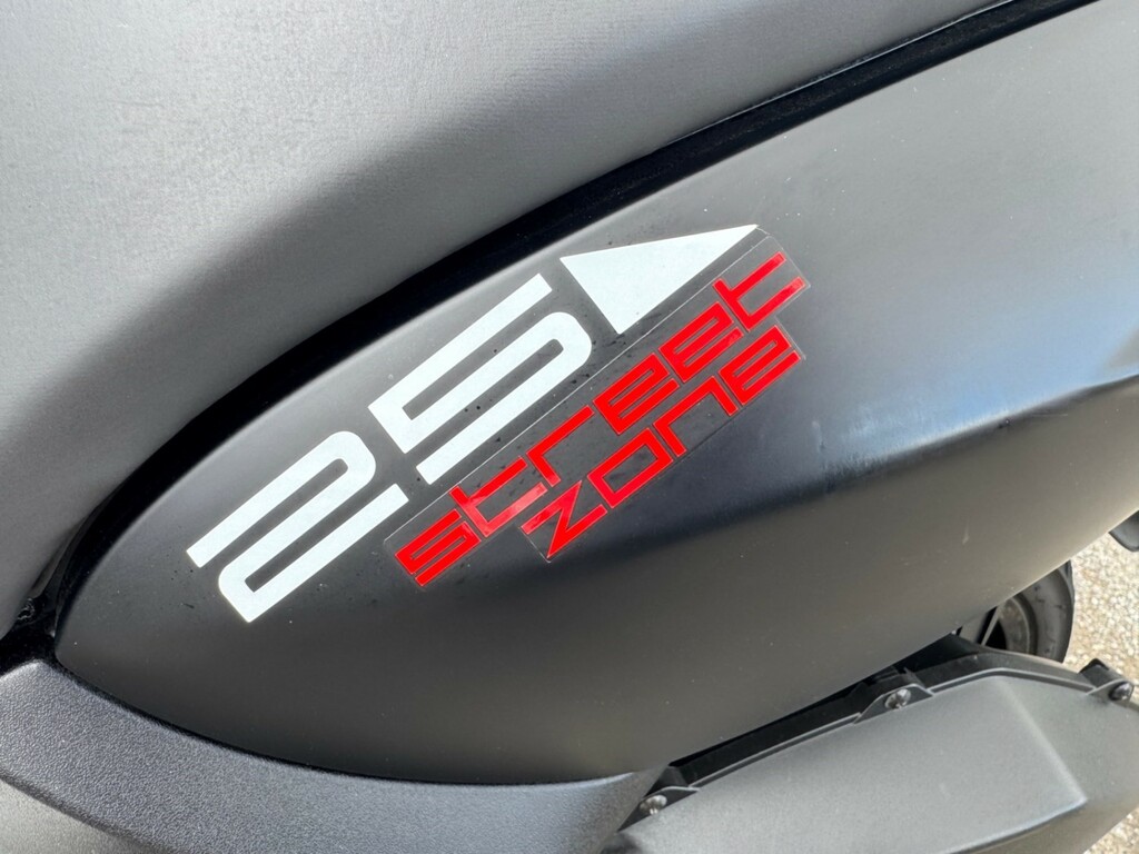 Peugeot  125 125 Gt Cvt Euro 5 Black #6