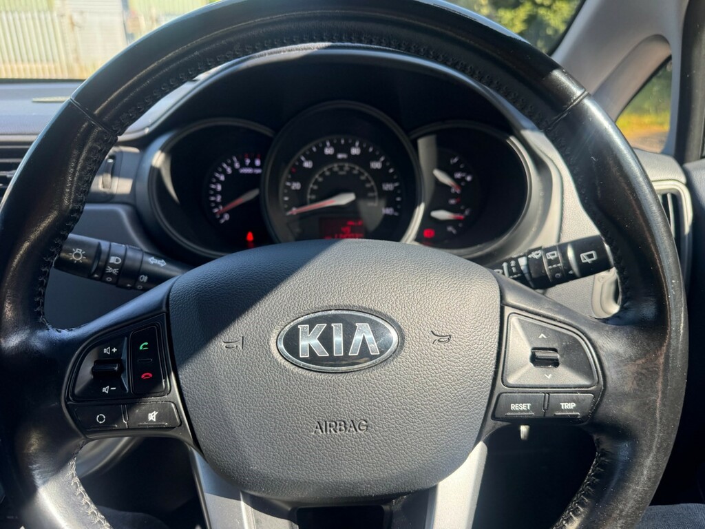 Kia RIO 1.25 Vr7 Great First Car Low Insurance Alt To Fies White #2