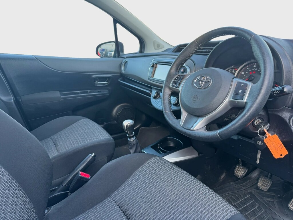 Toyota Yaris D-4d Icon - Air Con - Bluetooth Blue #2