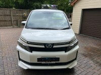 Toyota Voxy Zs 1.8 Hybrid #32