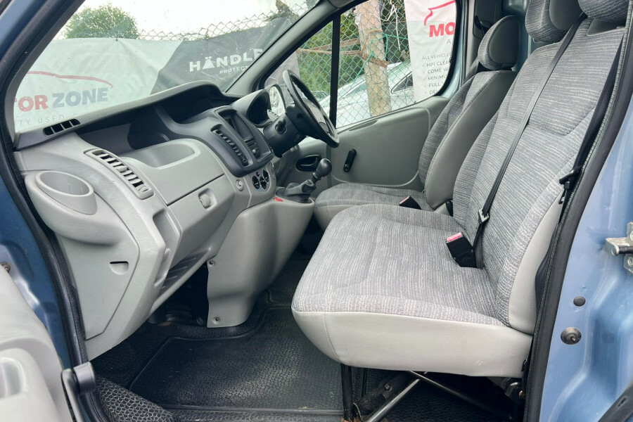 Renault Trafic  Black #14