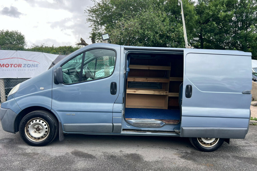 Renault Trafic  Black #10