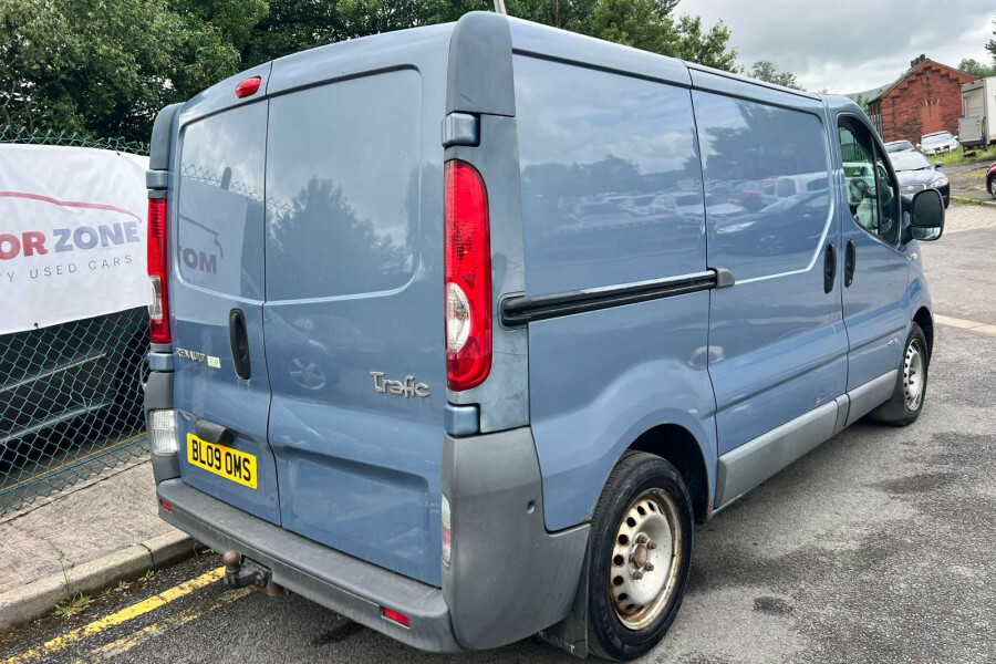 Renault Trafic  Black #7