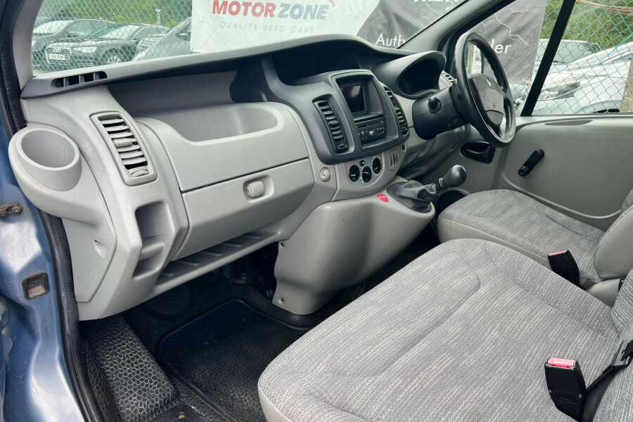 Renault Trafic  Black #15