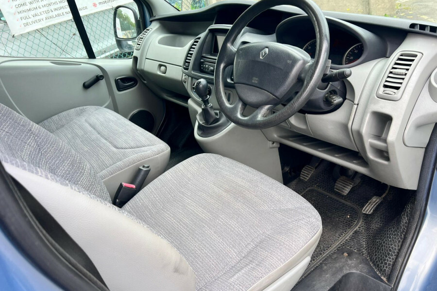 Renault Trafic  Black #16