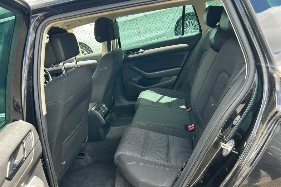 Volkswagen Passat 2017 17 2.0 Silver #21
