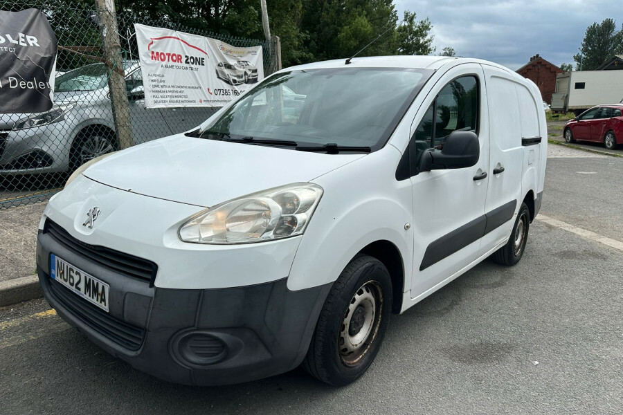 Peugeot Partner Diesel White #3