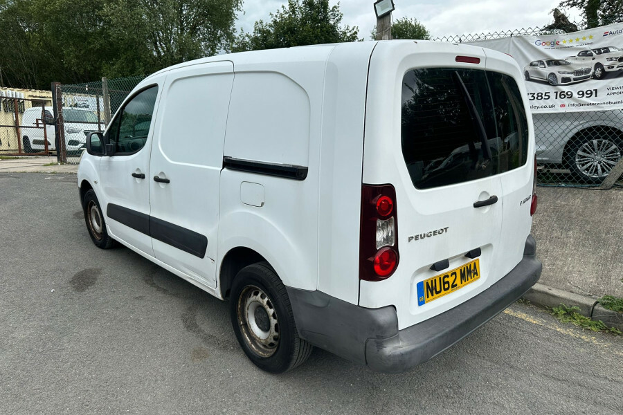 Peugeot Partner Diesel White #6