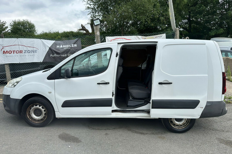 Peugeot Partner Diesel White #5