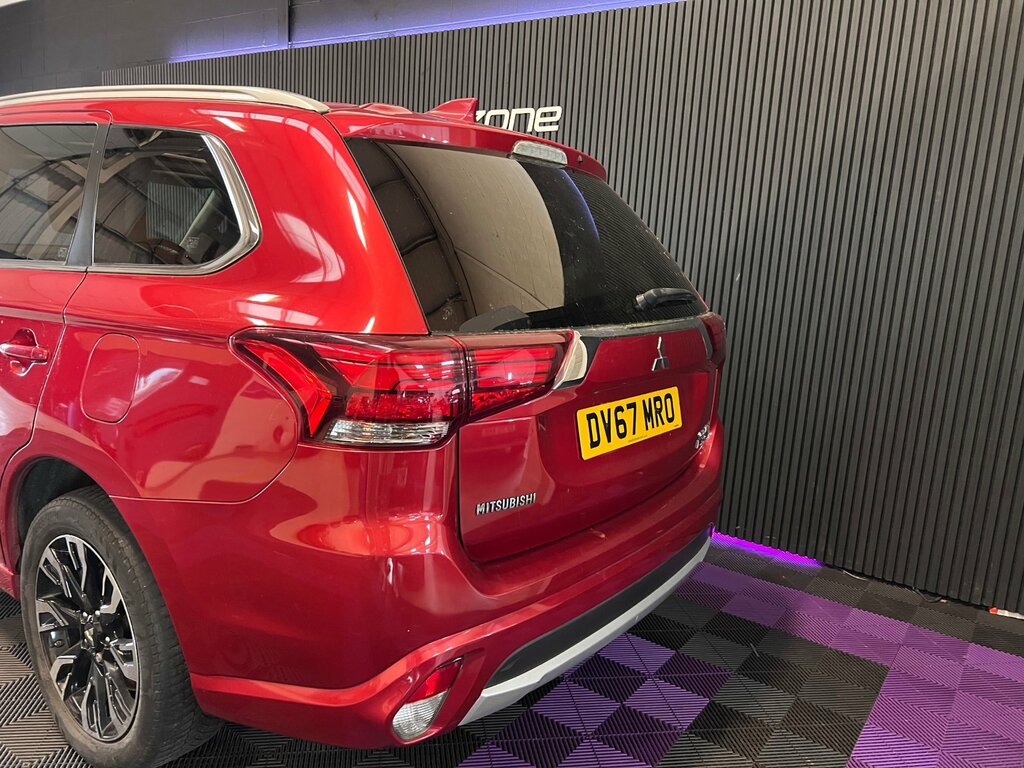 Mitsubishi Outlander 2.0H 12Kwh 4H Suv Plug-in Hybrid Cvt 4W Red #3