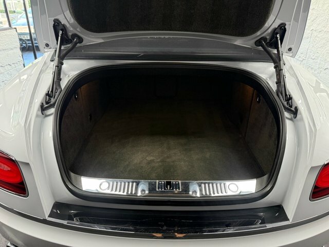 Bentley Flying Spur W12 Mulliner White #31