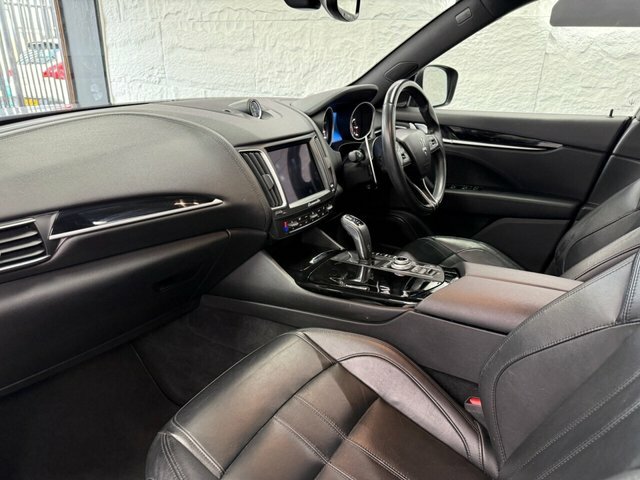 Maserati Levante Suv Black #24
