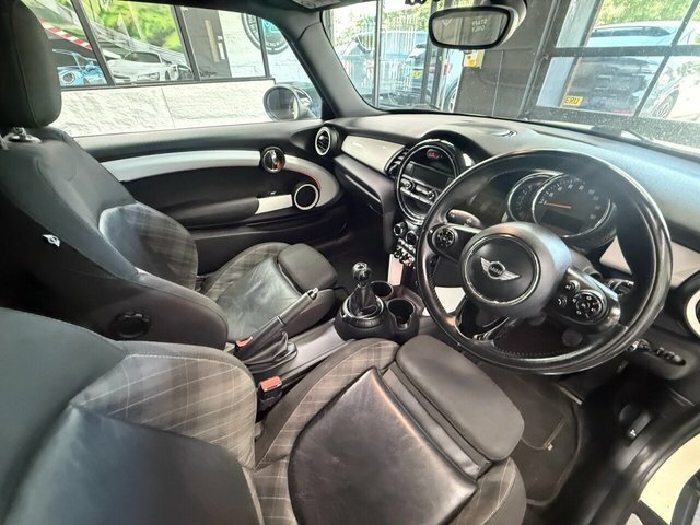 Mini Hatch Cooper 3-Door Red #2