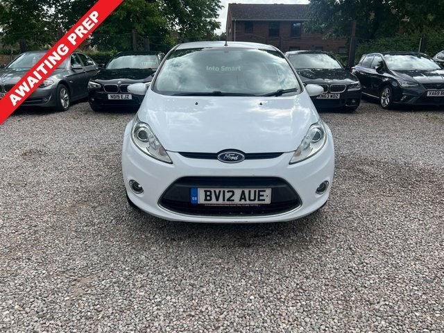 Ford Fiesta 1.25 Zetec Hatchback 129 Gkm, BV12AUE White #2