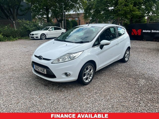 Ford Fiesta 1.25 Zetec Hatchback 129 Gkm, BV12AUE White #3